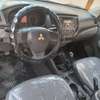 Mitsubishi l200 2019 thumb 3