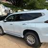 Mitsubishi Pajero Sport SUV 4x4 Blanc Puissant thumb 1