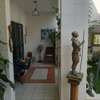 Jolie villa F6 avec piscine commune thumb 4