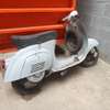 2 VESPA VINTAGE BLANC ET BLEU A RESTAURER thumb 1