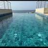 Appartement, une piscine à débordement, salle de sport thumb 0