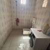 Villa moderne spacieuse 3 niveaux avec garage double thumb 9