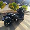 T Max 2010 thumb 4