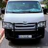 Toyota Hiace utilitaire blanc 14 places robuste thumb 2