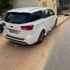 A LOUER KIA CARNIVAL 2017 thumb 6