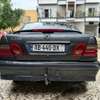 Mercedes benz e 200 thumb 7