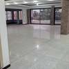 A loué un grand show toum de700m2 thumb 0