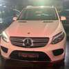 Mercedes GLE 400 2016 SUV blanc spacieux performant thumb 1