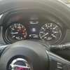 SUV compact blanc thumb 4