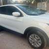 SUV compact blanc thumb 2