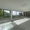 Réf_7114_GL – Showroom avec plateaux de bureaux et entrepôts thumb 8