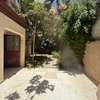 Villa R+2 à vendre aux Almadies Titre Foncier thumb 5