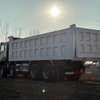 Camion benne Howo 8X4 thumb 2
