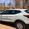 SUV compact blanc thumb 5