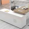 Des tables de bureau – Élégance, solidité et fonctionnalité thumb 11