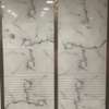 Carrelage mural effet marbre blanc gris brillant thumb 1