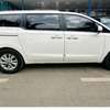 Kia carnivale 2017 thumb 10