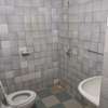 Chambre douche disponible à Sacré Cœur 3 thumb 1