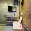 Chambre spacieuse avec climatisation et LED design thumb 3