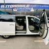Kia carnivale 2017 thumb 13