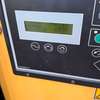 Moteur diesel industriel jaune avec batterie intégrée thumb 2