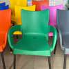 Chaises en plastique thumb 5