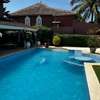 Villa bord de mer spacieuse avec piscine thumb 7