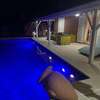 Villa bord de mer spacieuse avec piscine thumb 8