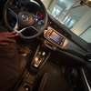 Nissan voiture compacte noire maniable et économique thumb 6