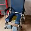 FAUTEUIL ROULANT AVEC POT WC thumb 1