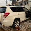 Ndiaye Maana vend un véhicule Toyota RAV4 2012 thumb 3