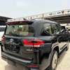 Toyota land cruiser LC300 thumb 8