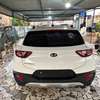 Kia Stonic SUV blanc thumb 2