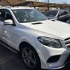 Mercedes GLE 400 2016 SUV blanc spacieux performant thumb 2