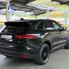 Jaguar F-pace 2017 thumb 6