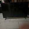 Télévision LED 43" Full HD écran lumineux noir thumb 0