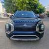 Mitsubishi Outlander SUV noir spacieux et sûr thumb 0