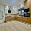 Appartement F4 de 200 m2 à louer au Point E thumb 8