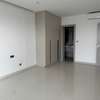 Penthouse de 5 chambres à louer au point e thumb 9