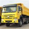 CAMION BENNE SINOTRUK HOWO 6x4 thumb 1