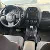 Jeep SUV noir patriot spacieux polyvalent et fiable thumb 4