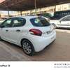 Peugeot 208 thumb 2