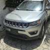 Jeep Compass 2018 SUV argent robuste et polyvalent thumb 0