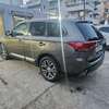 Mitsubishi outlander 7 places thumb 2
