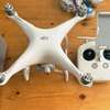 Drone DJI Phantom 4 Pro à vendre – parfait état thumb 2