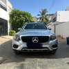 Mercedes Classe C intérieur cuir beige premium thumb 0