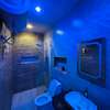 Chambre spacieuse avec climatisation et LED design thumb 7