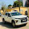 Mitsubishi L200 pick-up double cabine blanc thumb 0