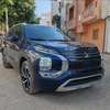 Mitsubishi Outlander SUV noir spacieux et sûr thumb 1