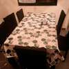 Table avec six chaises thumb 0